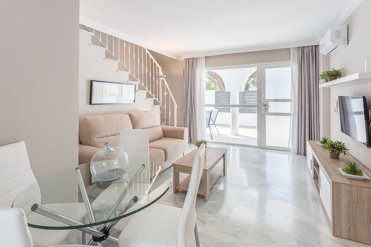 TV màn hình phẳng 21-inch có truyền hình cáp