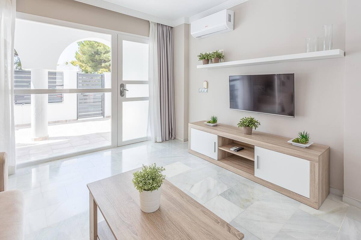 TV màn hình phẳng 21-inch có truyền hình cáp