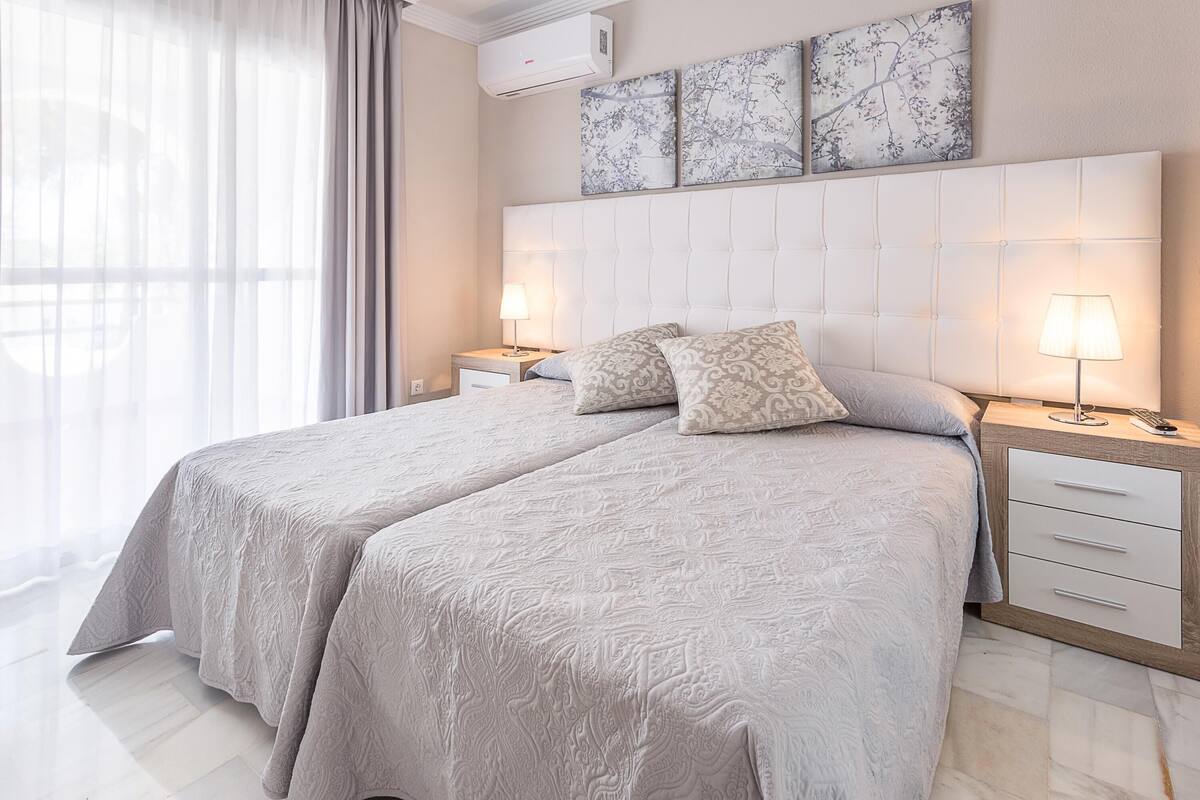 2 phòng ngủ, khu vực làm việc phù hợp cho laptop