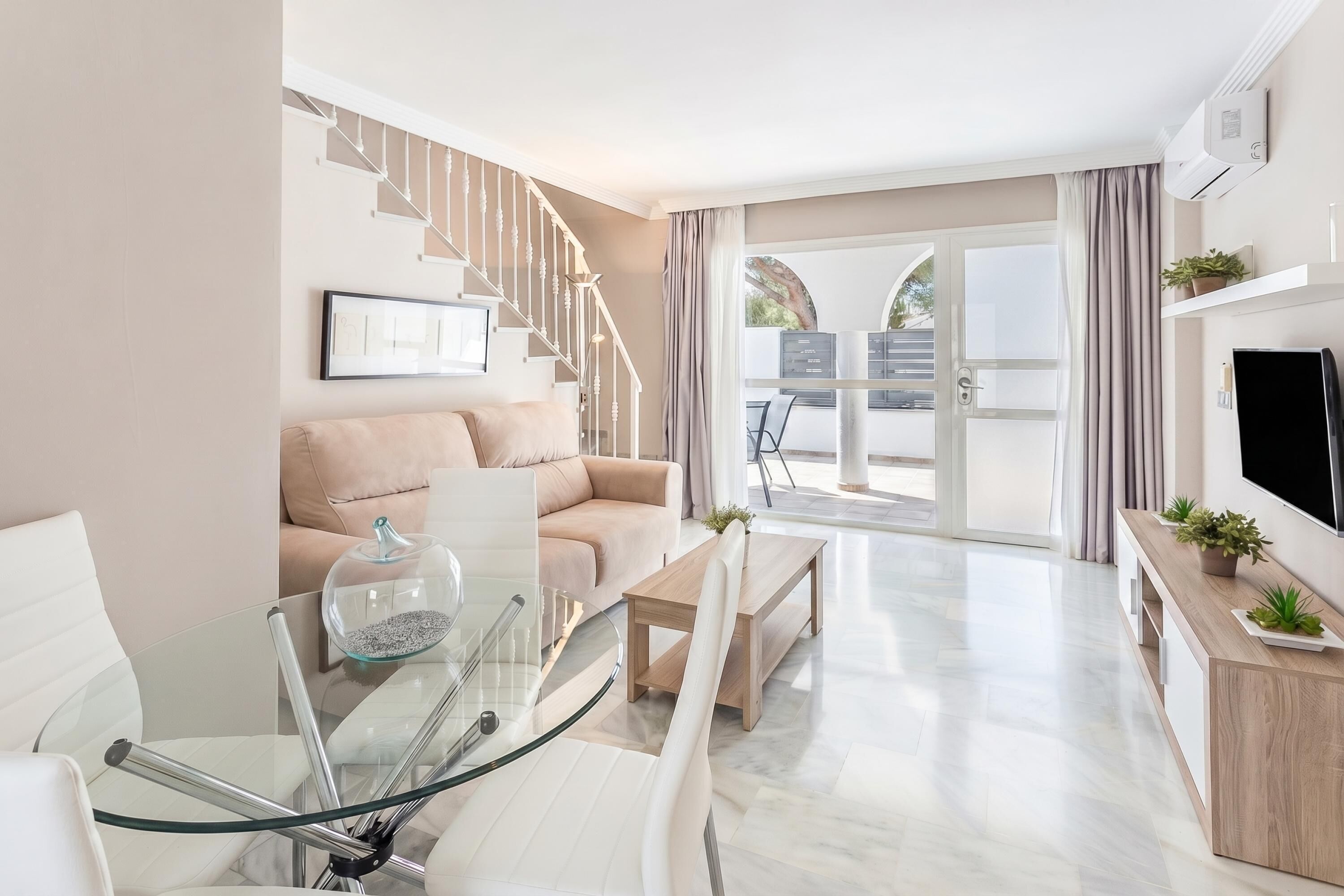 Nhà liên kế dành cho gia đình, nhiều phòng ngủ, 2 phòng tắm (Marbella Resort 1 Pool Whirlpool) | Khu ăn uống