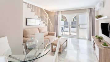 Nhà liên kế dành cho gia đình, nhiều phòng ngủ, 2 phòng tắm (Marbella Resort 1 Pool Whirlpool) | Khu ăn uống