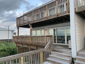 Unclassified image, 3 of 31, button