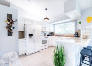 Fridge, microwave, oven, stovetop - Boho Chic Retreat (Port St. Lucie)