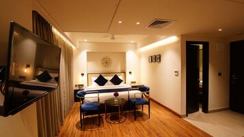 Minibar, desk, soundproofing, iron/ironing board