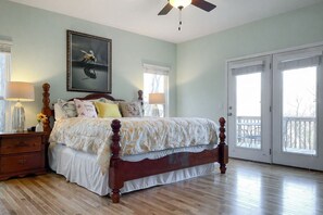 3 soverom, strykejern/-brett, reiseseng for barn og wi-fi (inkludert)