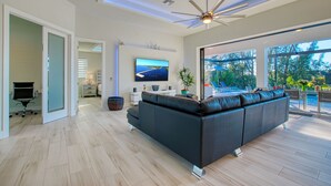 Unclassified image, 3 of 35, button - Modern Waterfront Pool Home with incredible indoor/outdoor spaces (Cape Coral)