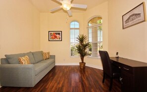 TV, music library - Direct Access to Gulf, Waterfront Pool Home (Cape Coral)