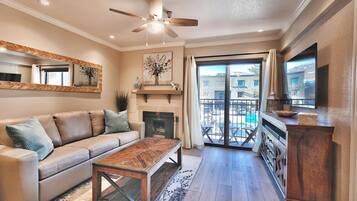 TV, fireplace, Netflix, Hulu