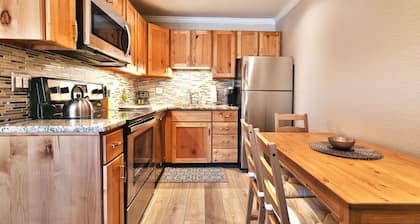 Carriage House condo - Centrally located - 1BD