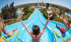 Piscine couverte, piscine extérieure