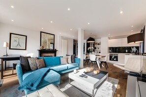 Télévision, médiathèque, vidéothèque, chaîne hi-fi