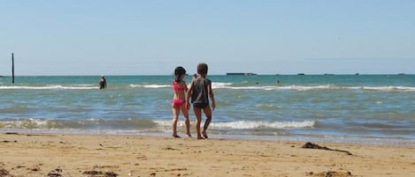 Una spiaggia nelle vicinanze