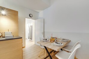 Familjelägenhet - flera sovrum (Valentina Home) | Restauranger