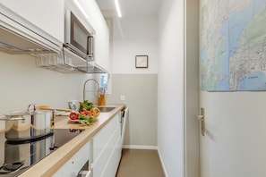 Familienapartment, 1 Schlafzimmer (Valentina Home) | Eigene Küche | Kühlschrank, Mikrowelle, Ofen, Herdplatte