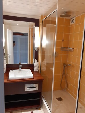 Shower, hair dryer, towels - Studio 41m² sea view, beach access, ideally located (Le Gosier)