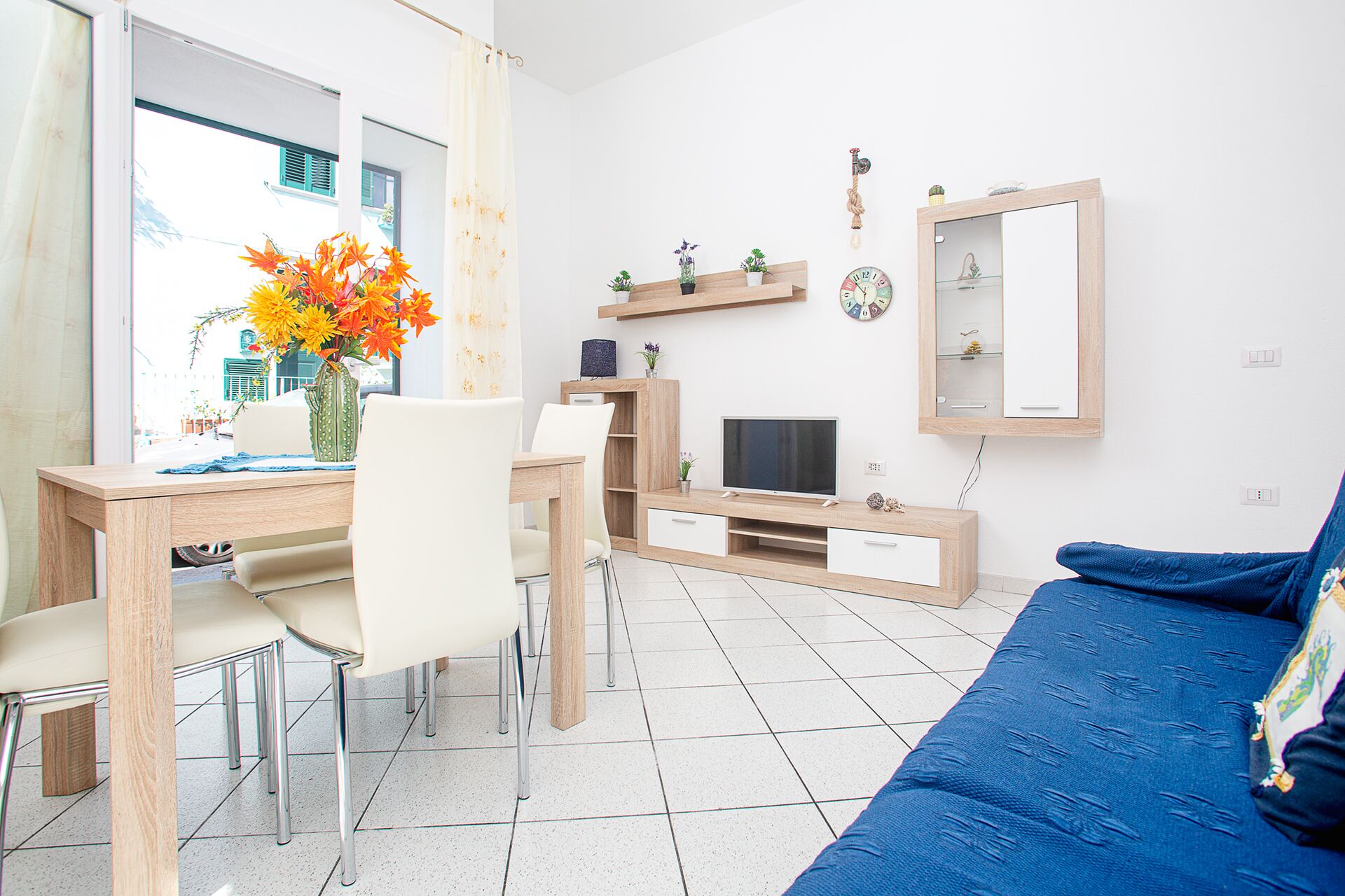 Quarto casal ou duplo exclusivo | Área de estar | TV de tela plana 32 polegadas com canais digitais, TV