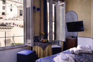 Room - Piazza di Spagna View (Rome)