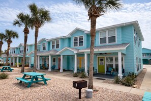 Exterior - Shared Pool, Pet Friendly, Golf Cart Access (Port Aransas)