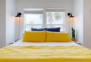 3 bedrooms, free WiFi, bed sheets - Shared Pool, Pet Friendly, Golf Cart Access (Port Aransas)