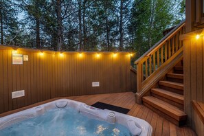 Bain à remous extérieur