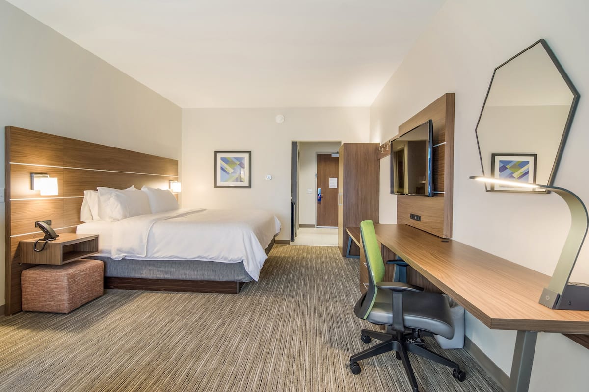 Individually furnished, desk, laptop workspace, blackout drapes