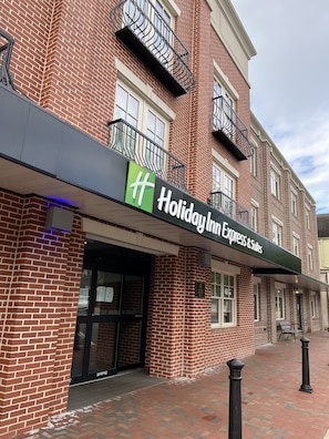 Front of property - Holiday Inn Express & Suites Dahlonega by IHG (Dahlonega)