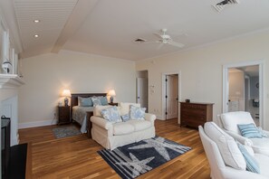 5 quartos, escrivaninha, Wi-Fi, roupa de cama