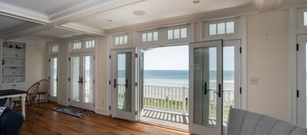 Drakes Island Beach Front Breathtaking Property : Oceanviews and Sandy Beach !