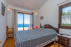 2 Schlafzimmer, Bügeleisen/Bügelbrett