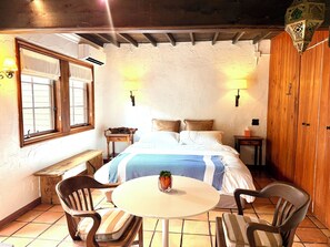 1 chambre, fer et planche à repasser, Wi-Fi gratuit, draps fournis