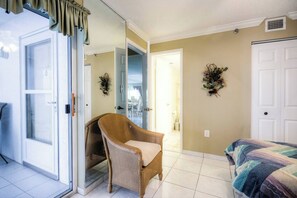 2 bedrooms, iron/ironing board, WiFi, bed sheets - Le Frontenac 205 STR-01057 (Sunny Isles Beach)