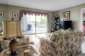TV, offices - Le Frontenac 205 STR-01057 (Sunny Isles Beach)