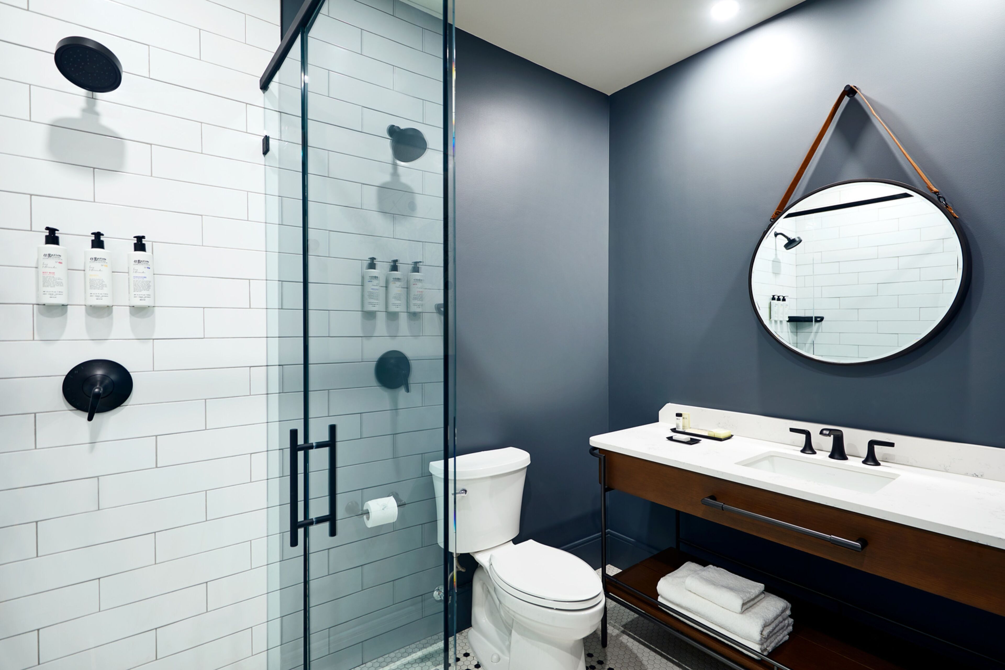 1 bedroom, frette italian sheets, premium bedding, free wifi