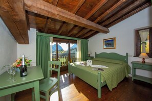 2 多间卧室、免费 WiFi、床单