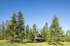 Exterior - Post and Beam Country home on 40 Acres of land in the Blaeberry Valley, Golden. (Golden)