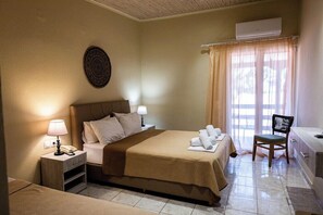 Room - Venus Beach Hotel (Karystos)