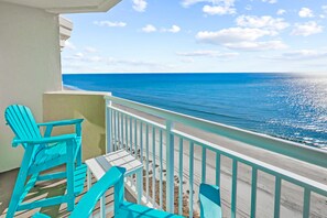 Property grounds - 19th floor oceanfront condo w/ shared hot tub, balcony, free WiFi, shared pool (North Myrtle Beach)