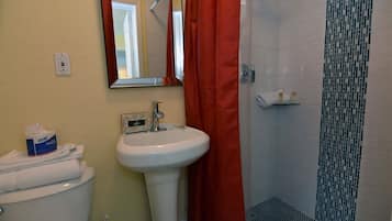 House (Palms of Sanibel Rose Cottage) | Bathroom | Towels