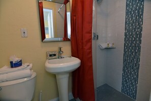 House (Palms of Sanibel Rose Cottage) | Bathroom | Towels - Morningside (Sanibel)
