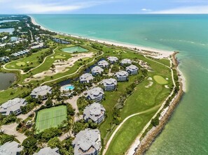 On the beach, beach umbrellas - South Seas Lands End 1625 (Captiva)