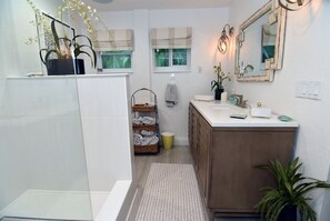 Ferienhaus (Palm Home) | Badezimmer