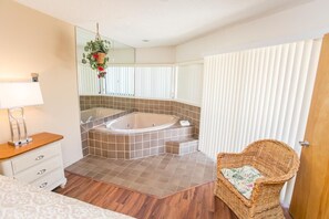 Room - Hibiscus E204 Free Activities, Oceanfront, Wifi, 3 Pools (St. Augustine)