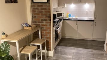 Apartment, Accessible, Private Bathroom | Private kitchen