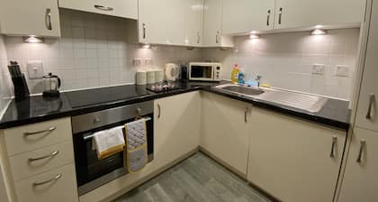 Cosy Riverside Apartment - Woodsmill Quay Free Parking