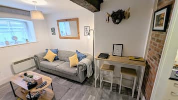 Apartment, Accessible, Private Bathroom | Lounge