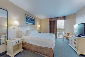 3 bedrooms, iron/ironing board, free Internet, bed sheets