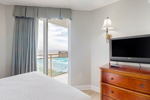 3 bedrooms, iron/ironing board, free Internet, bed sheets