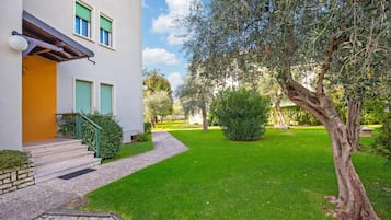 Standard-Apartment, 3 Schlafzimmer, 2 Bäder (Margherita near lake - Family) | Unterkunftsgelände