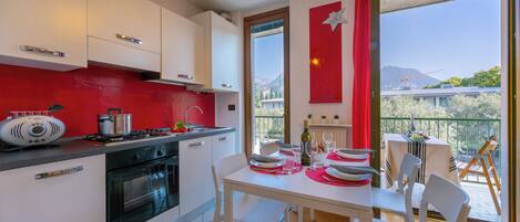 Apartament familiar, 1 dormitori (Claz House) | Cuina privada | Frigorífic, microones, forn i placa de cuina