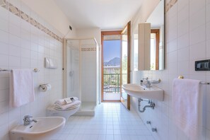 Family Apartment, Multiple Bedrooms (Claz House) | Bathroom | Shower, hair dryer, bidet, towels - Claz House (Riva del Garda)